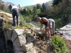  Premiers coups de pioche pour demonter le tunnel du Sellaret